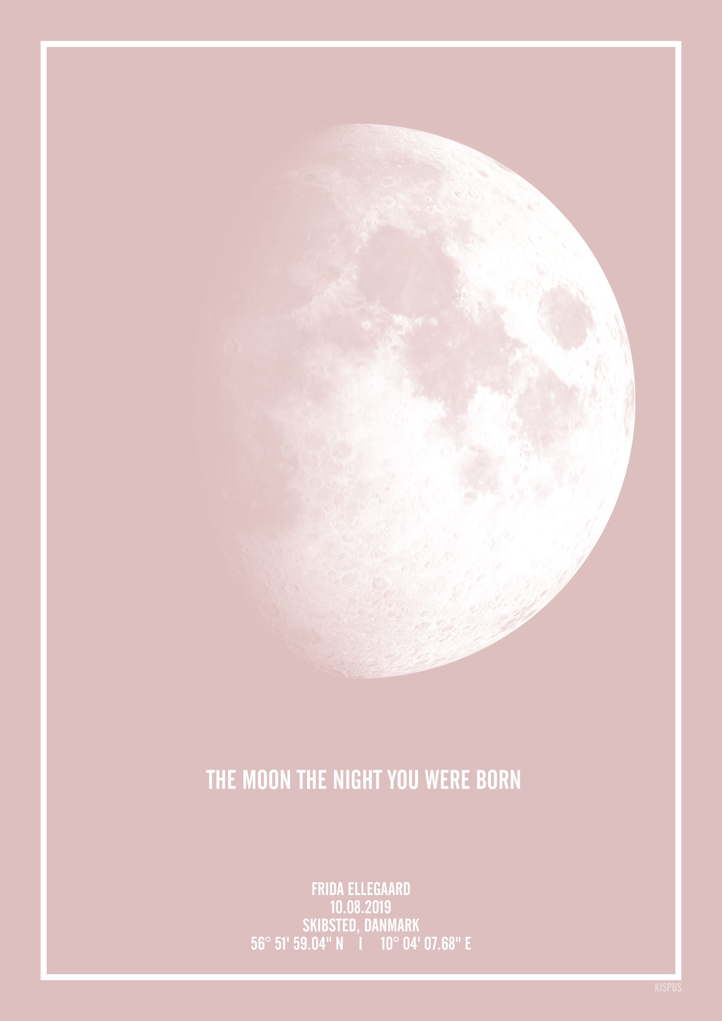 Lyserød måne plakat med personlig tekst. Perfekt til personlig indretning på pigeværelset.